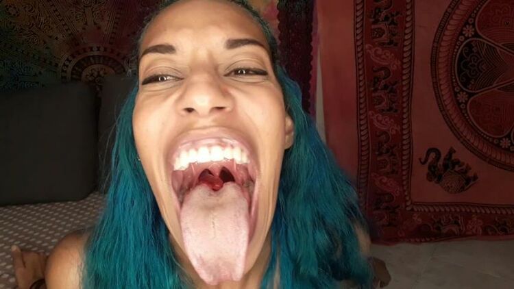 ManyVids - GoldenLace - gummy vore 2