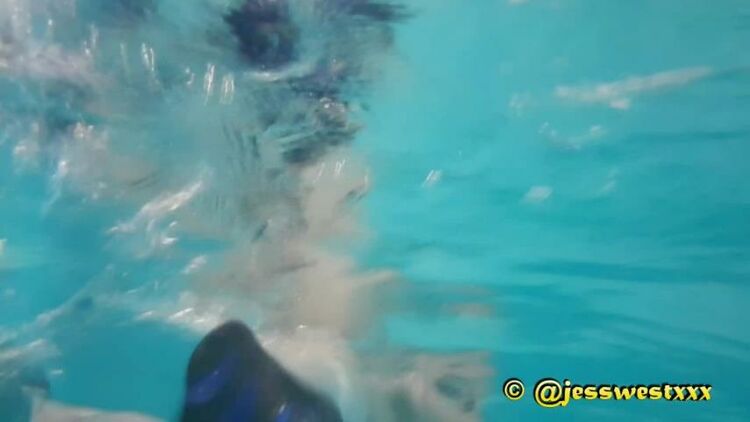 ManyVids - whores_are_us - Naked Snorkeling