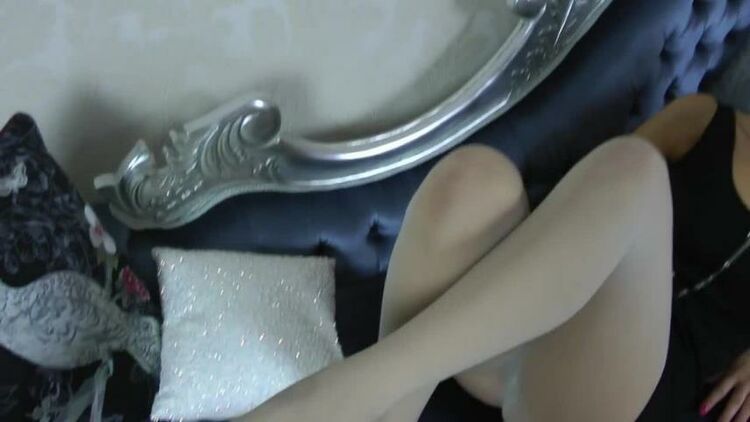 ManyVids - BonnieB - Pantyhose Foot Play