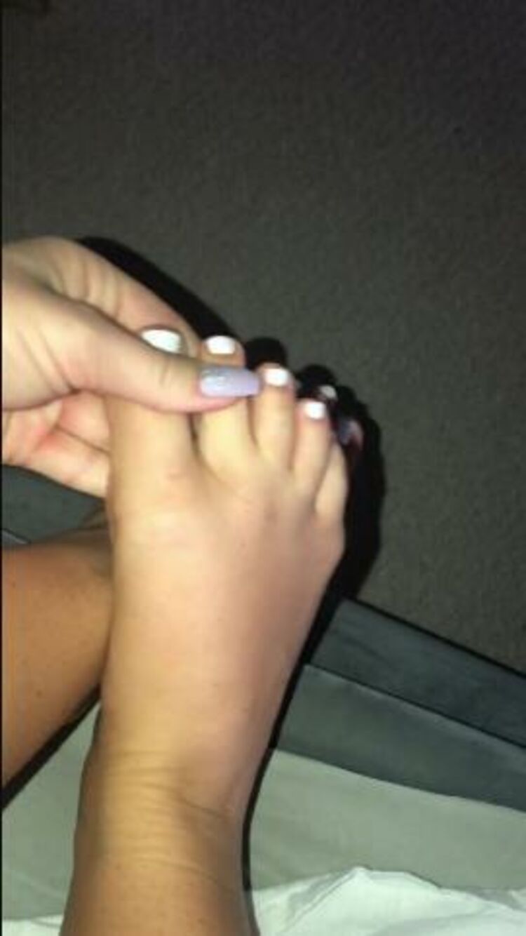 Onlyfans - Jessyerinn - Pedicure I love white toe nails With sparkles - 04-12-2018