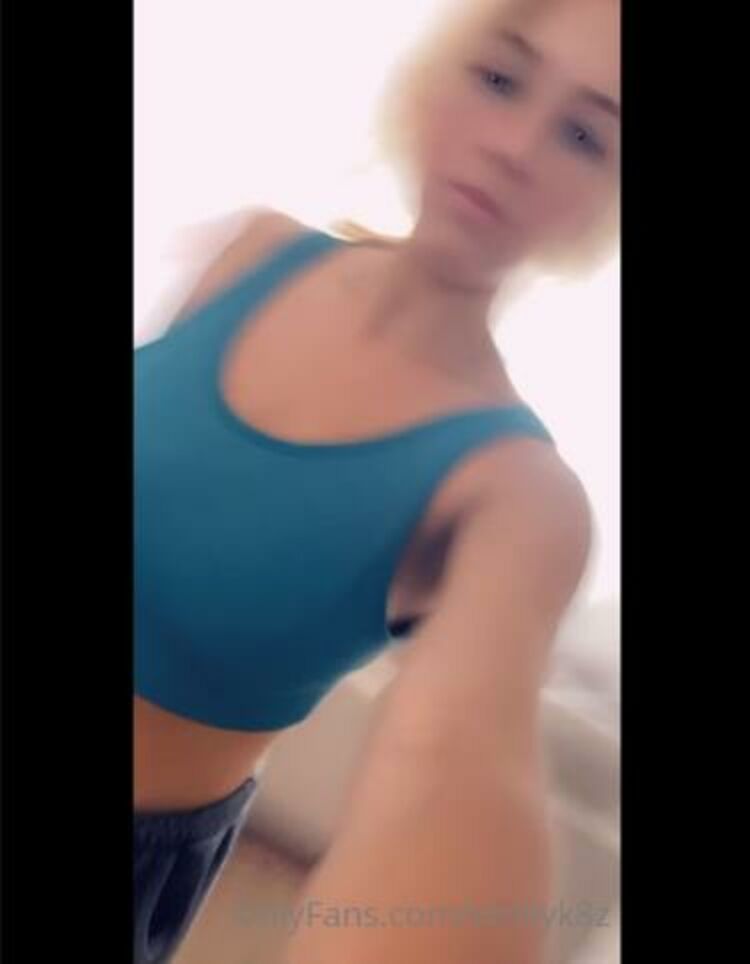 Onlyfans - Emilyk8z - Nobody Me in the morning - 17-08-2020