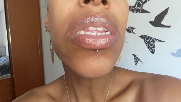 ManyVids - GoldenLace - I know you dream about my mouth