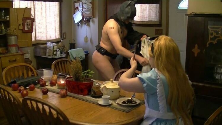 ManyVids - Kosplay_Keri - Alice in wonderland Batmans nightmare