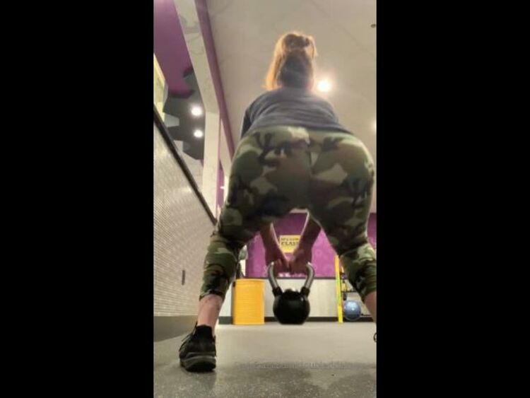 Onlyfans - Doubleddaisyyy - Loving the gym Booty squats in your face - 04-09-2019