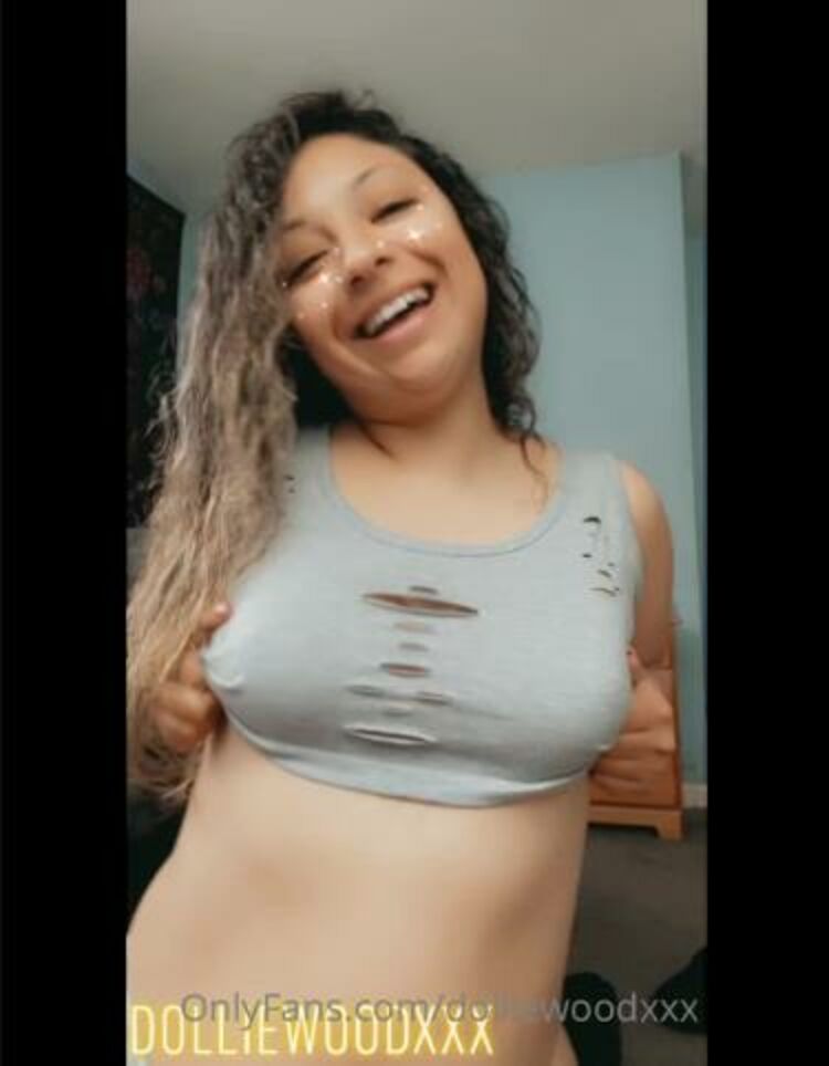 Onlyfans - Dolliewoodxxx - Early morning titty drop If youre HORNY - 14-06-2021