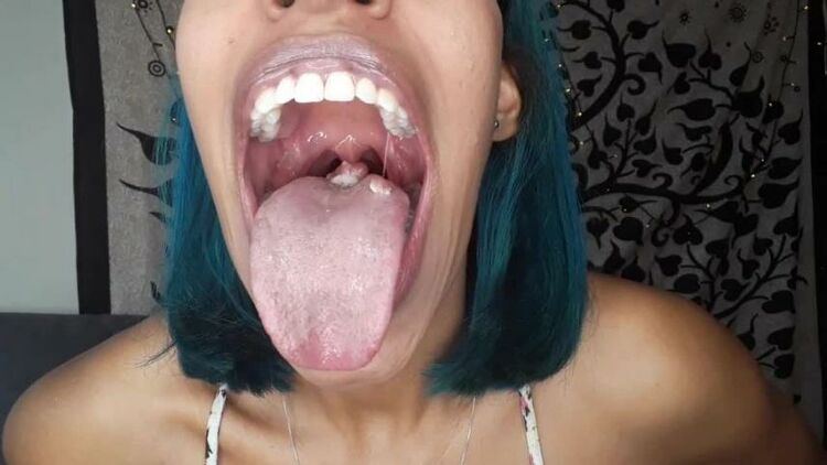 ManyVids - GoldenLace - Chewing and swallowing octopus and prawn