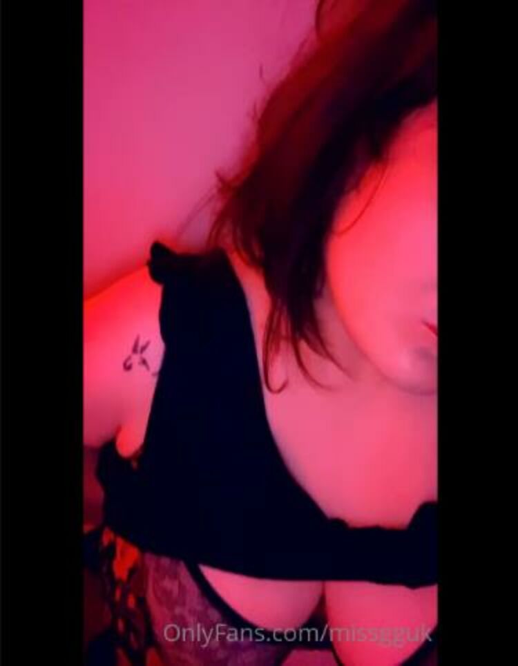 Onlyfans - Missgguk - Feeling sexy on gin hehe - 19-06-2021