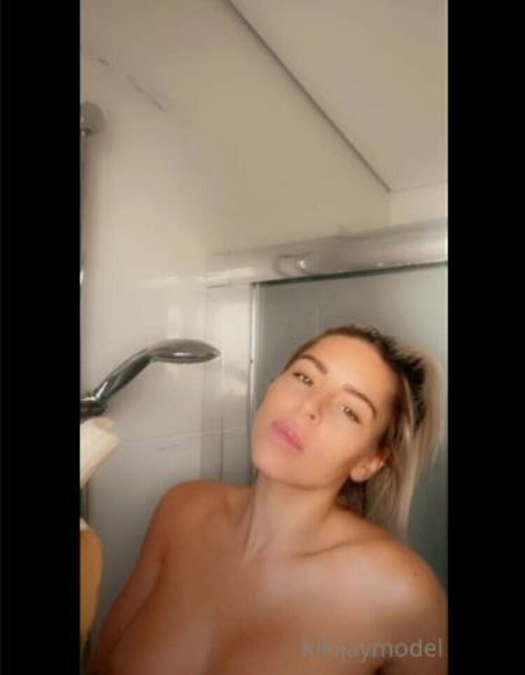 Onlyfans - Kikijayvip - Going Bananas hehe I need some cock slide into my DMs - 06-07-2021