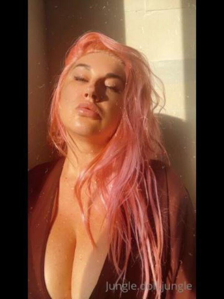 Onlyfans - Jungle.doll.jungle - This sunset makes me wet - 29-01-2022