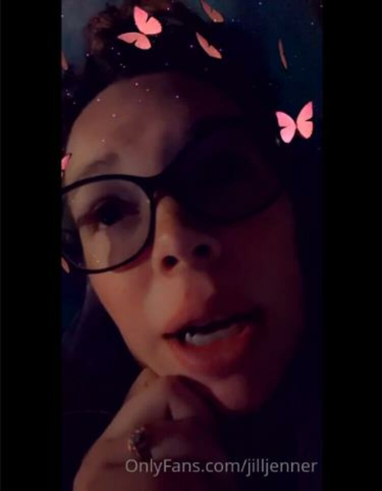 Onlyfans - Jilljenner - I will send you sexy shit Tell me what you like Make the tip glasses - 24-05-2021