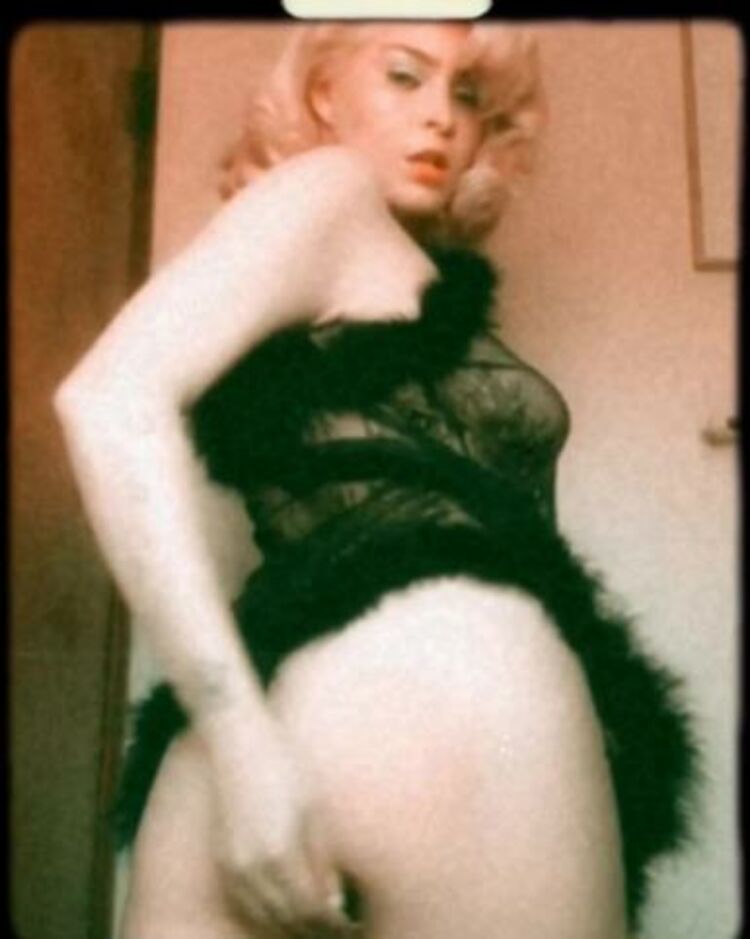 Onlyfans - Mrsunivrse - Mini mm Vintage Film marilynvibes sucking twerking - 11-10-2019