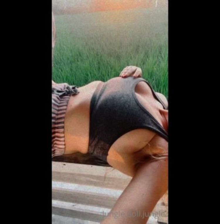 Onlyfans - Jungle.doll.jungle - One of my favourite time in the day when sun goes down the colours is crazy - 18-11-2021