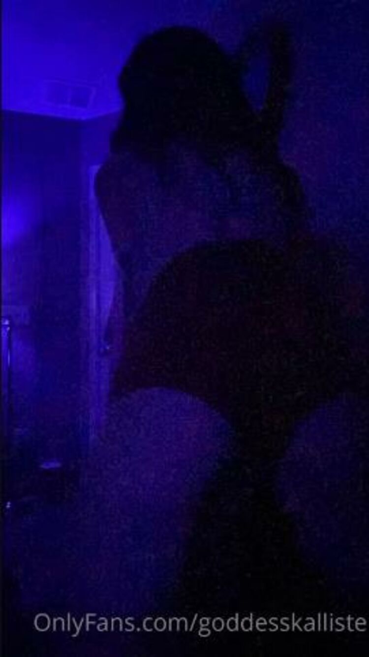 Onlyfans - Unhingedlibruh - shake that ass in slow mo - 05-05-2021