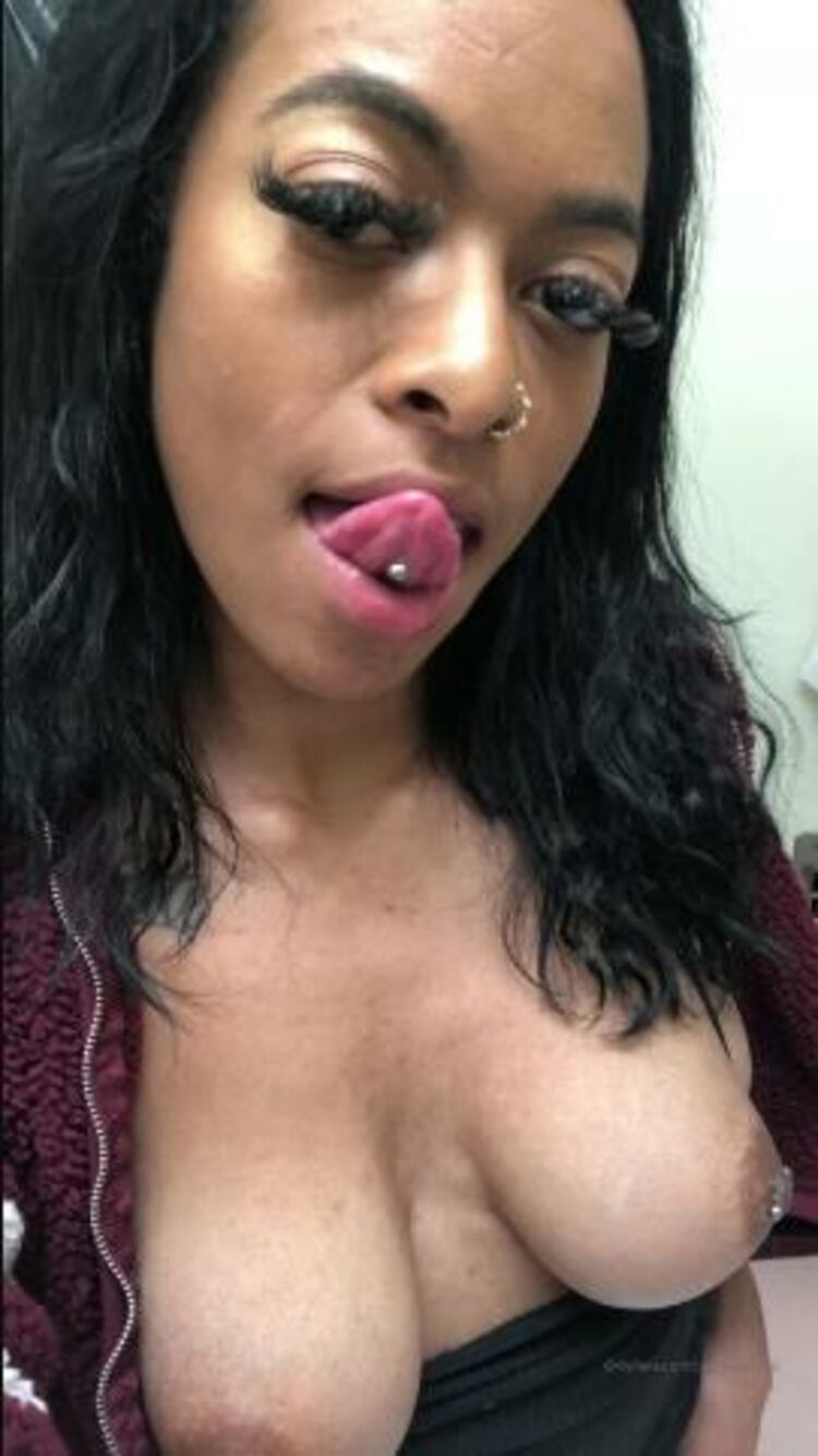 Onlyfans - Realavavalentina - Spit play - 05-03-2020