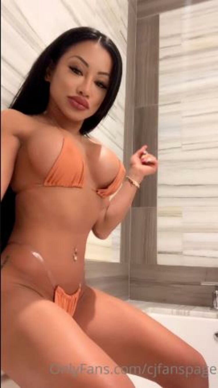 Onlyfans - Cjfanspage - Tip if you would treat my body like a queen - 19-12-2020