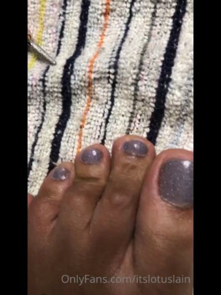 Onlyfans - Itslotuslain - Sneak preview of the results of my st dip powder pedicure the SEXY video is in your in - 04-07-2020