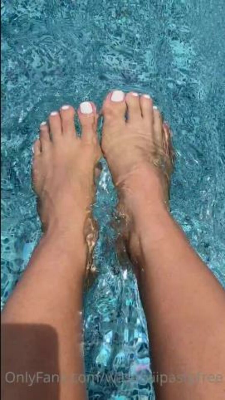 Onlyfans - Wasabiiipastefree - Who likes my new white toes Swipe through if you enjoy sexy feet - 09-06-2020