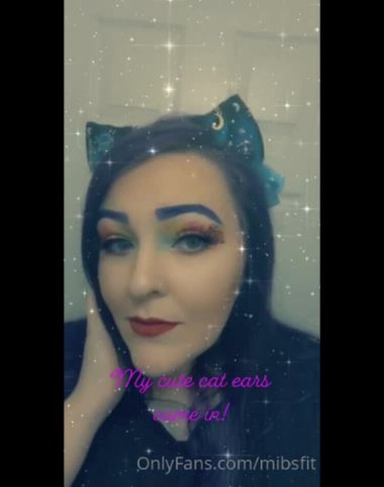 Onlyfans - Mibsfit - I got cat girl paw thigh highs as well Should I do cat girl content - 02-06-2021