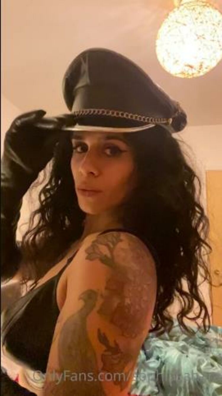 Onlyfans - Mistresssophiasahara - Trying on my HOT new leather gloves and leather daddy hat I know you can - 30-10-2020