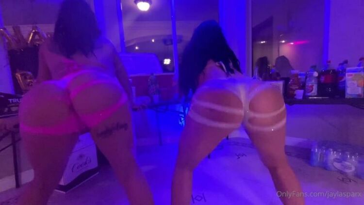 Onlyfans - Jaylasparx - Twerk Queens you like the way I shake it for you - 03-08-2020