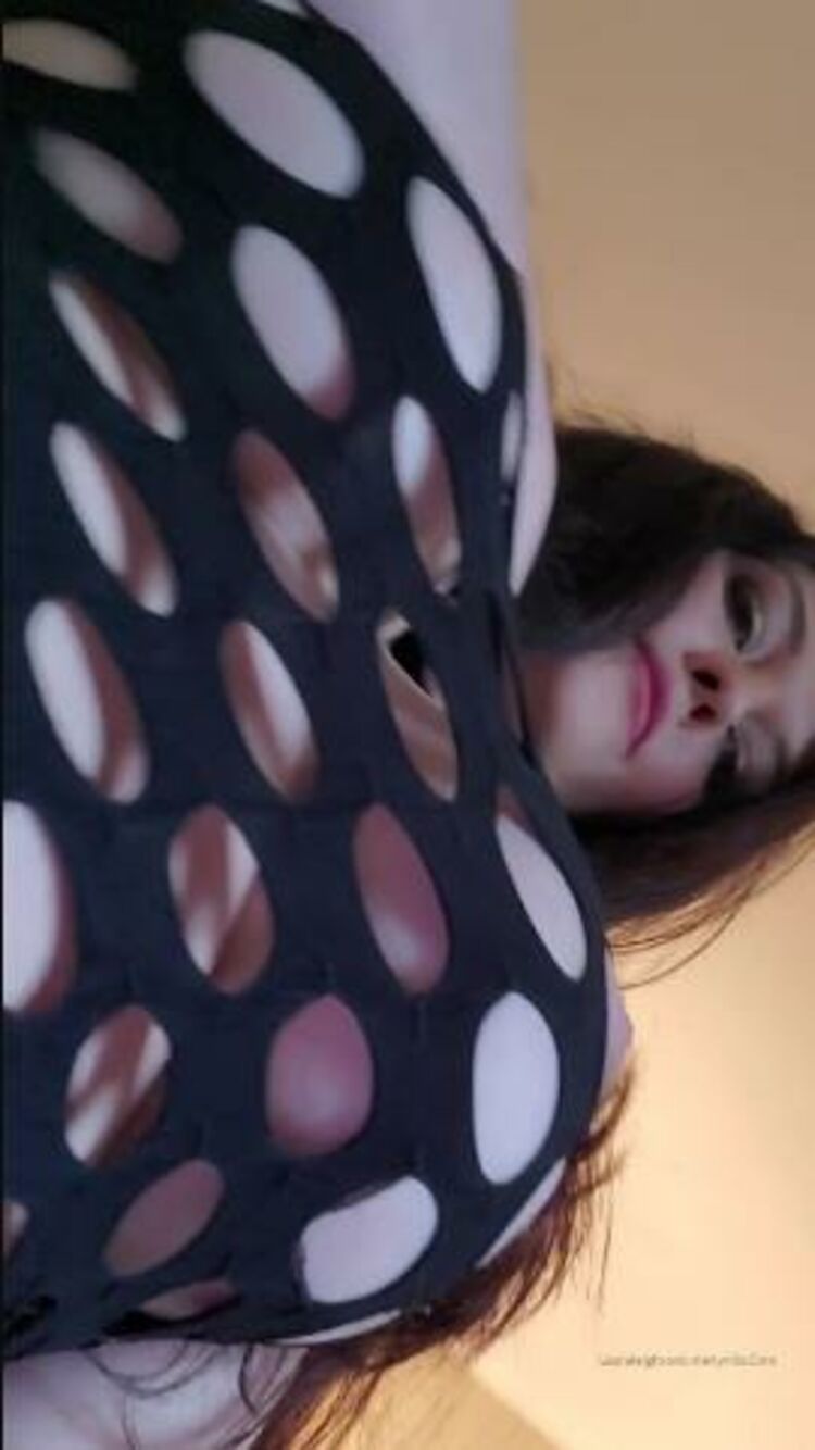 Onlyfans - Lauraleighxoxo - Video clip showing off my body in my sexy fishnet dress - 20-02-2020