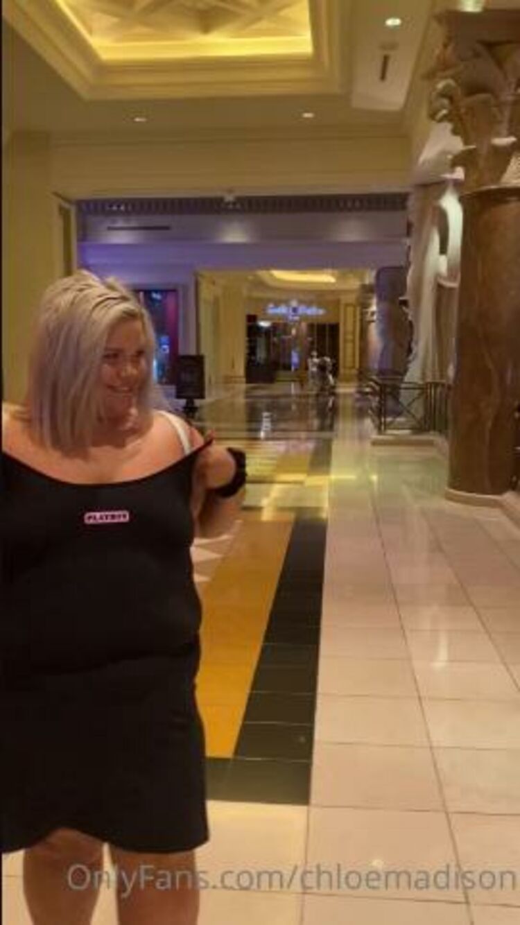 Onlyfans - Chloemadison - Love flashing my tits in public Do you like seeing it - 21-08-2020