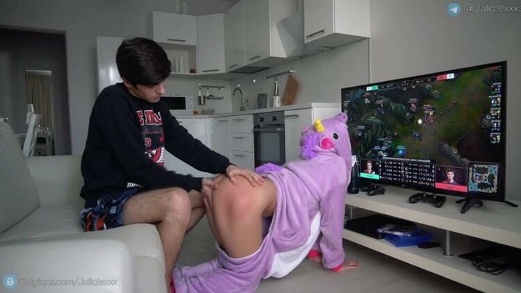 JuliAleXXX - Cum in the Unicorn in the Final LCL LOL⁄