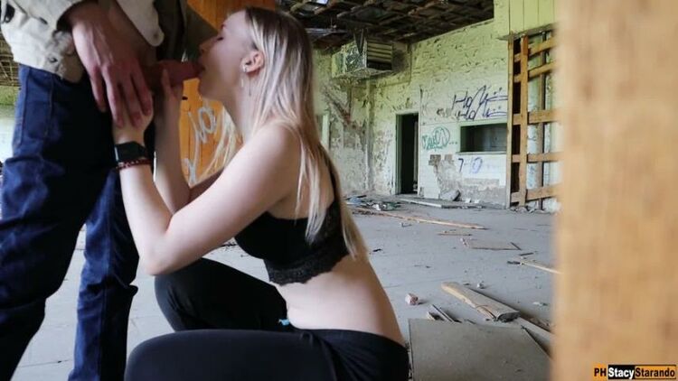 Beautiful Sex With A Beautiful Young Girl In An Abandoned Building