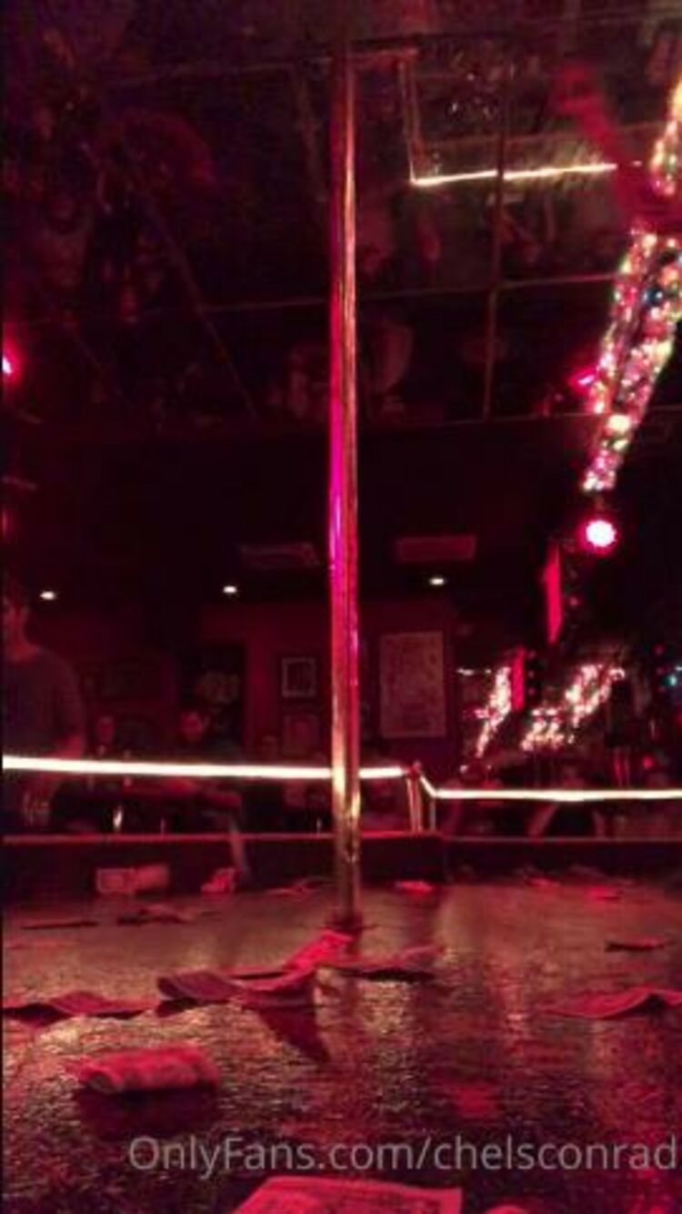 Onlyfans - Chelsconrad - Watch me pole dance to Round and Round by Ratt - 01-10-2020