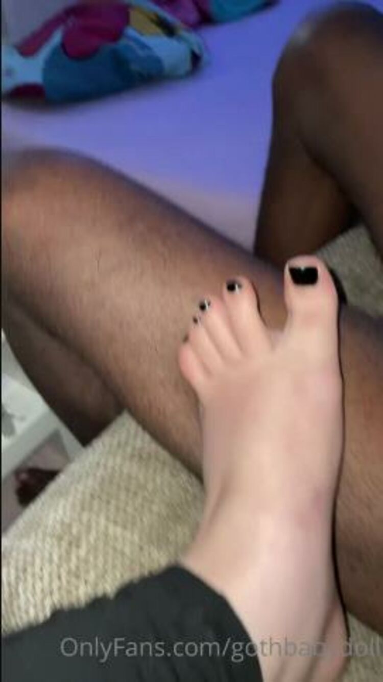 Onlyfans - Gothbabydoll - Feet Friends - 02-12-2021