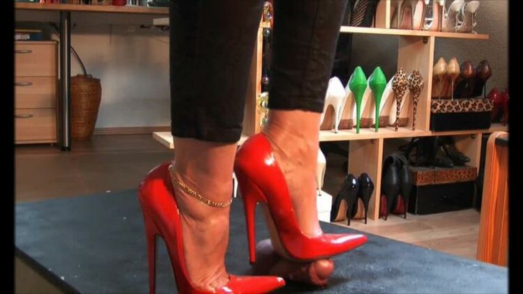 Red Elite Pumps On Trample Table 2 – Bound and Milked