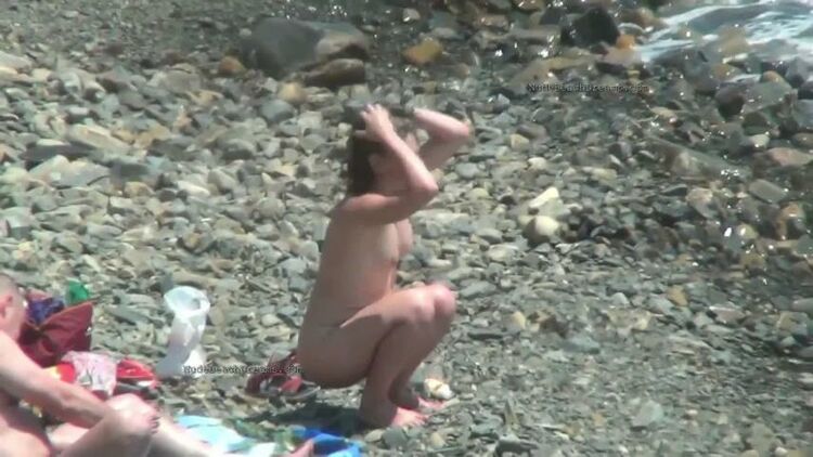 Hornyropean teens are having orgy on the beach