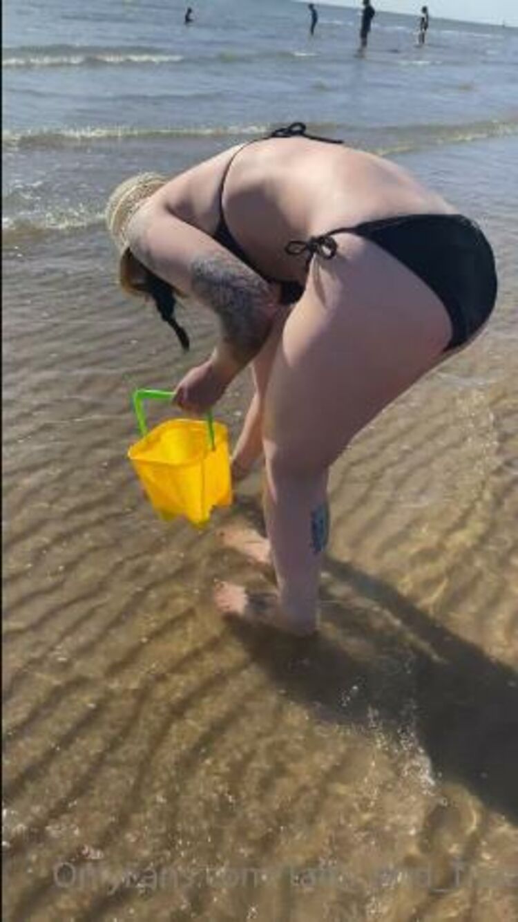 Onlyfans - Scouse_lulu - On the Beach collecting shells - 04-06-2020