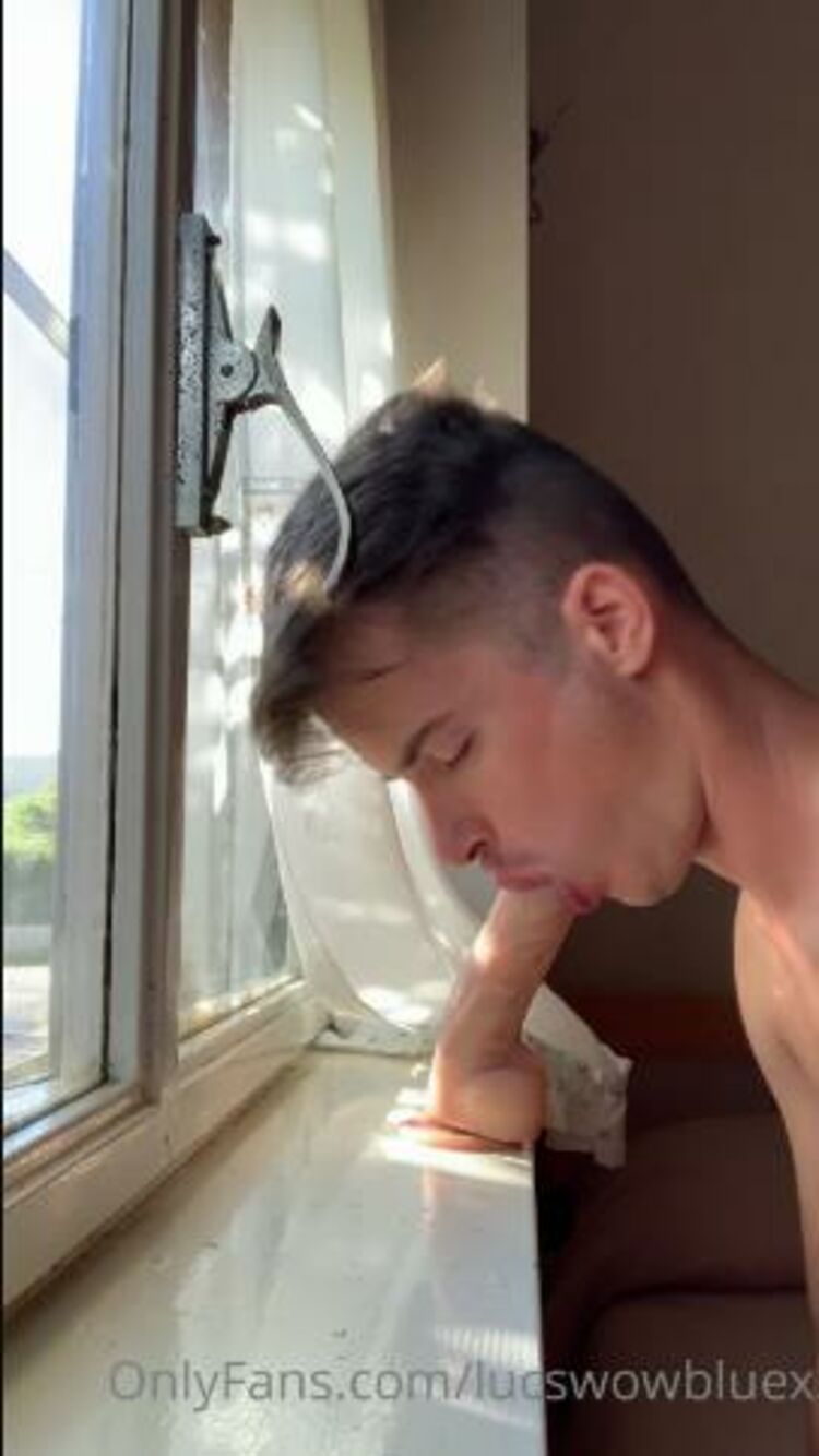 Onlyfans - Lucswowbluex - A little bit of cum is missing in the mouth - 02-06-2021