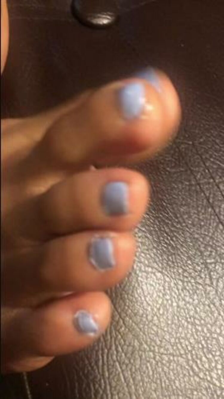 Onlyfans - Itslotuslain - Heres those toesies ya ordered Freshly painted one periwinkle - 20-04-2020