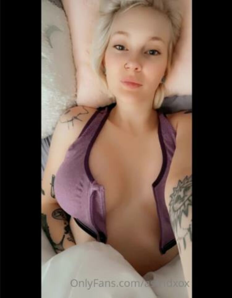 Onlyfans - Astridxox - Im not ready to wake up but I have so much fun content planned today - 15-08-2020