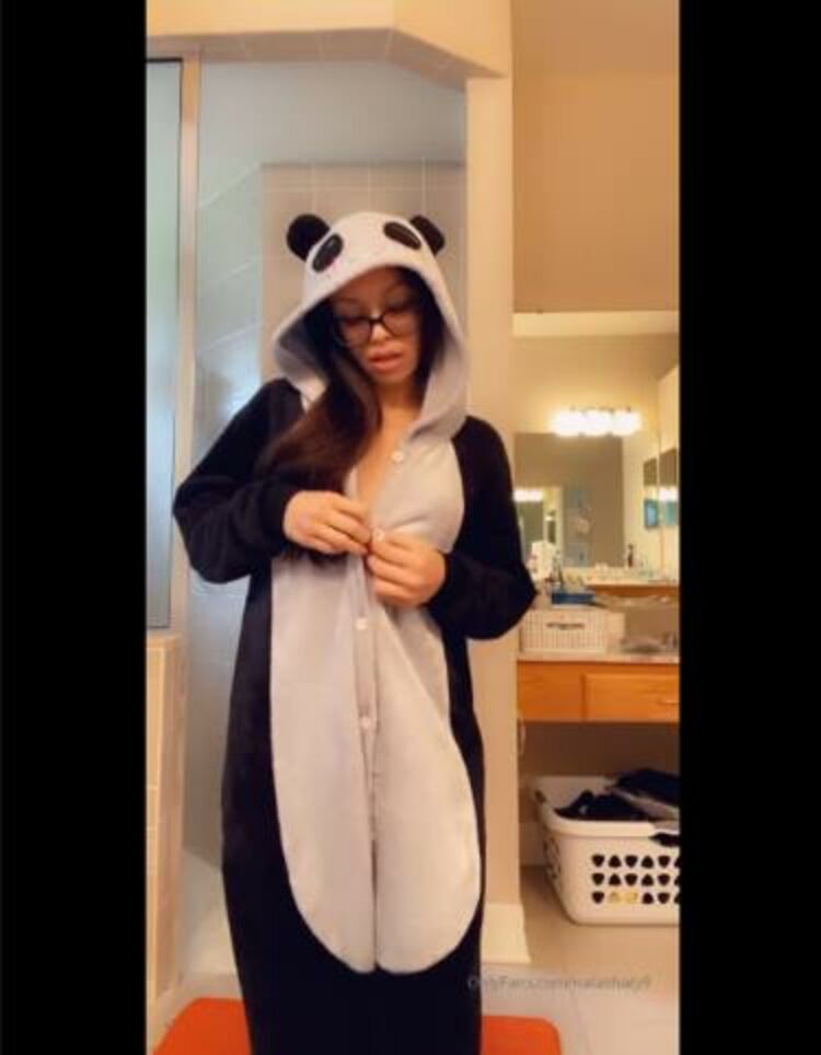 Onlyfans - Natashaty9 - Guess what happy panda is a awake and getting a massage soon - 19-02-2020