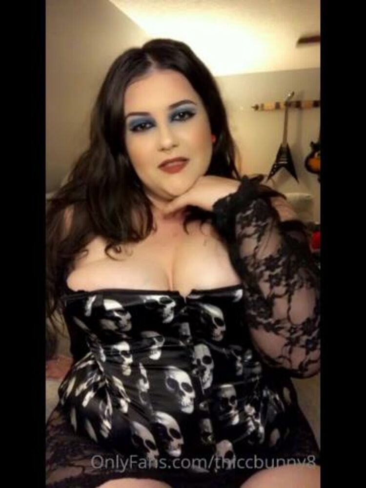 Onlyfans - Thiccbunny8 - Sneak peek at my new POV blowjob Check your inbox for the full one for sale - 30-07-2021