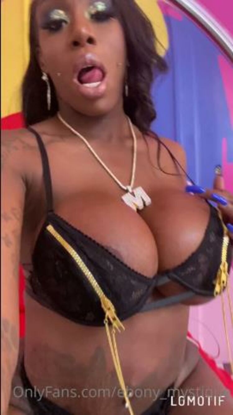 Onlyfans - Ebony_mystique - Got milk Dropping another xxxclusive to make our first month of xx - 15-01-2021