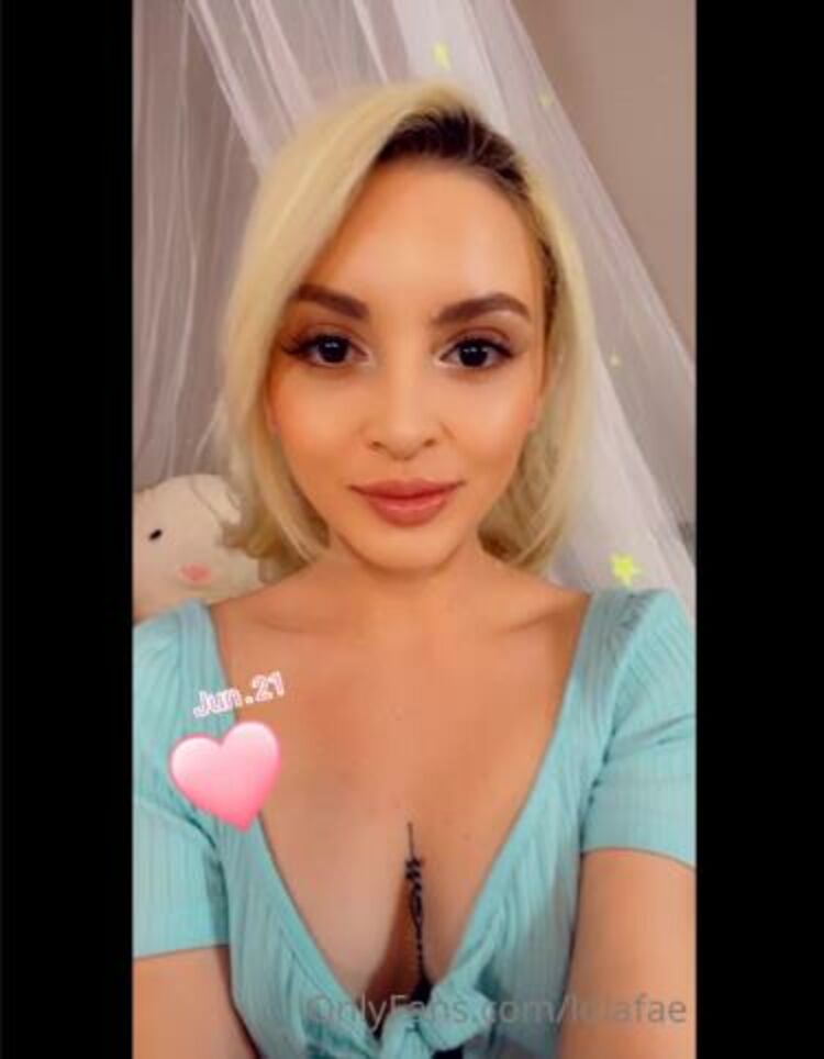 Onlyfans - Lolafae - Going live at pm pst hour come watch me play with my favorite cock - 22-06-2021