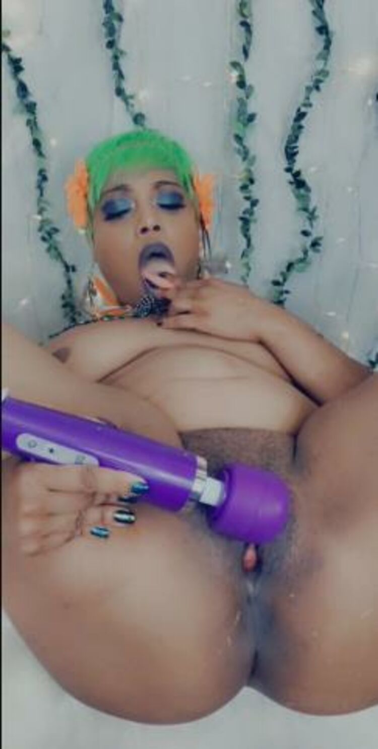 Onlyfans - Thelenabear - After smoke cum sesh It feels so much better when your high af - 22-04-2021