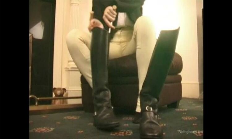 Girls In Riding Boots - Video 644