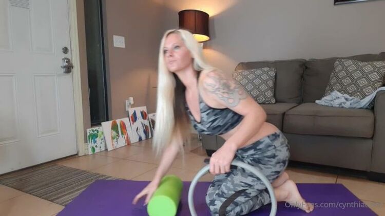 Onlyfans - Cynthiatazer - Well sweet dreams Im going to get a little leg workout in If you enjoyed the day ma - 23-01-2021