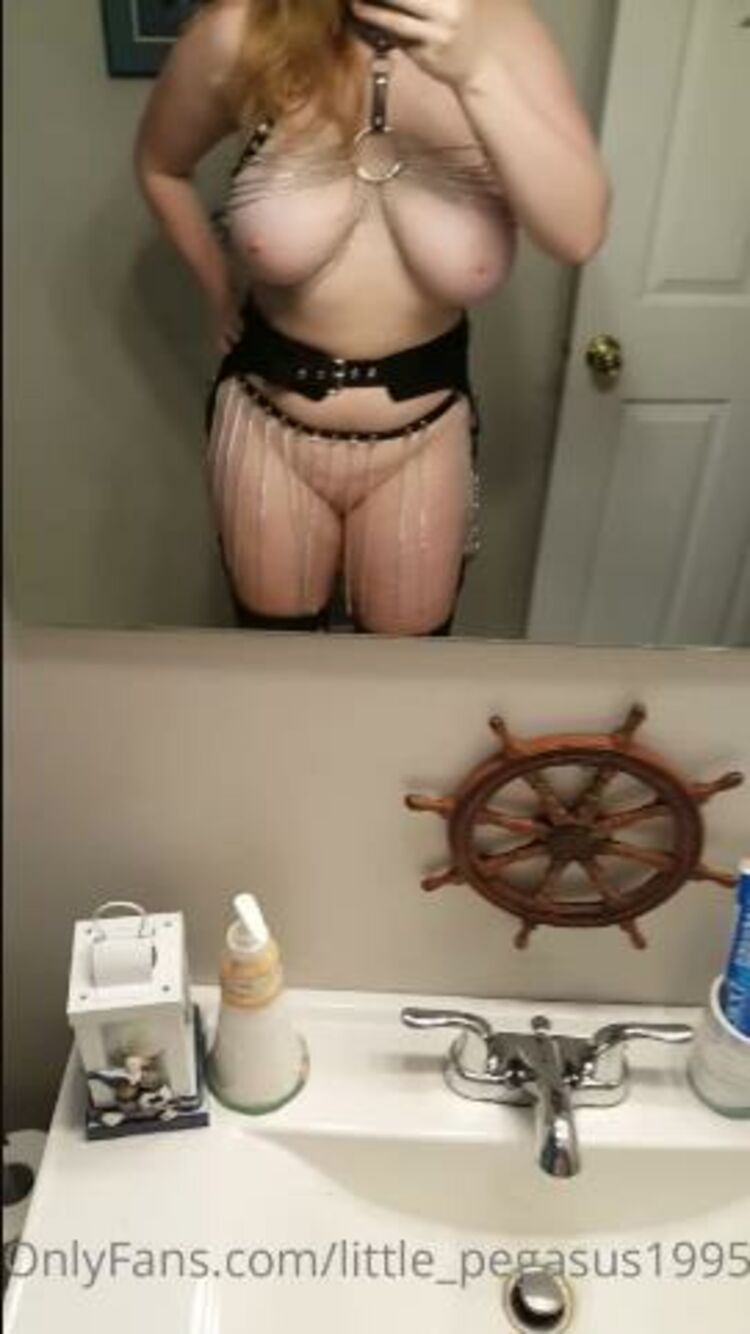 Onlyfans - Little_pegasus1995 - Another light on the chains outfit plus a little wiggle in a video haha - 31-12-2020