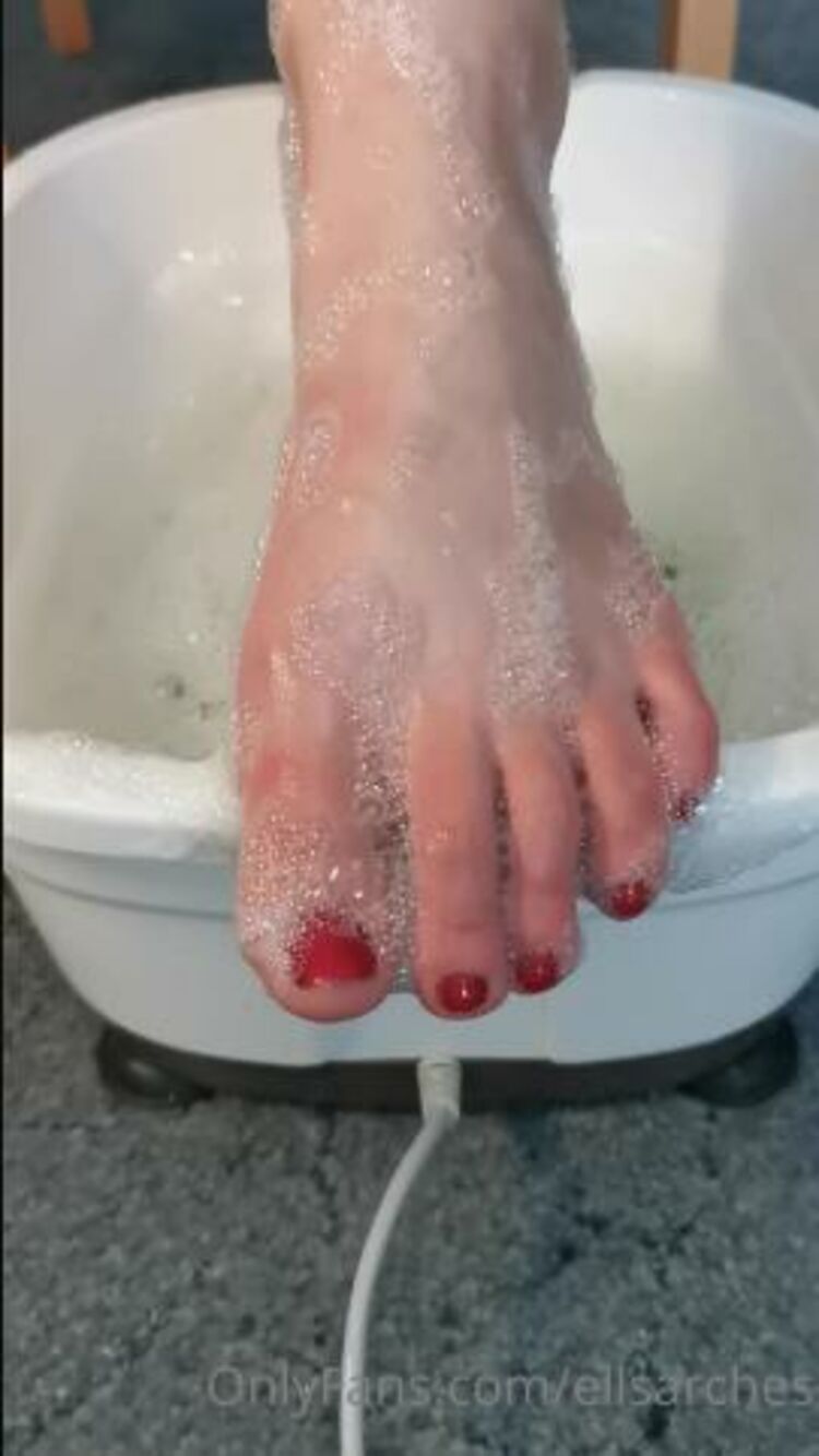 Onlyfans - Ellsarches - Yesterday you guys asked me to make a video of my home foot care You can check it now - 03-12-2021