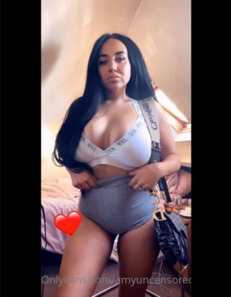 Onlyfans - Brunettebabiii - How I dress on a daily basis - 09-05-2020