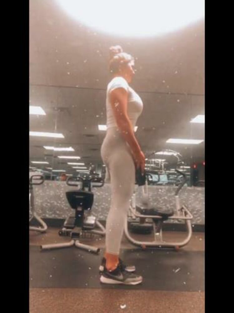 Onlyfans - Bunnybunsxo - Everyday is leg day - 22-02-2020