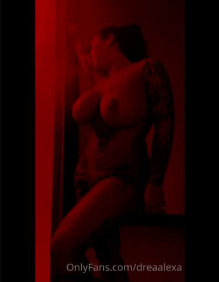 Onlyfans - Dreaalexa - Heres a sneak peek of my X rated silhouettechallenge tip to get the full video - 08-02-2021