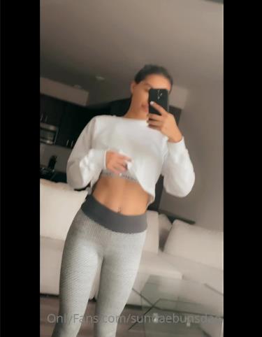 Onlyfans - Sundaebunsdae - Do you like camel toe - 19-03-2021