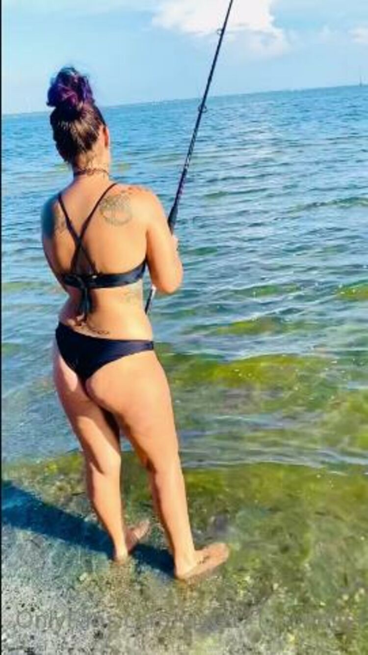 Onlyfans - Violet711swinger - Spending the day on the river fishing with hubby and kiddos love days like this - 23-07-2021